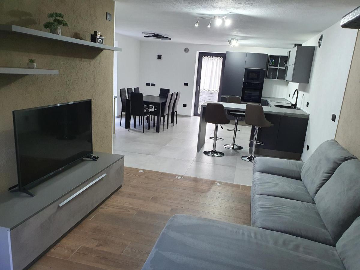Casa Vacanza Lo Nano Fénis Exterior foto